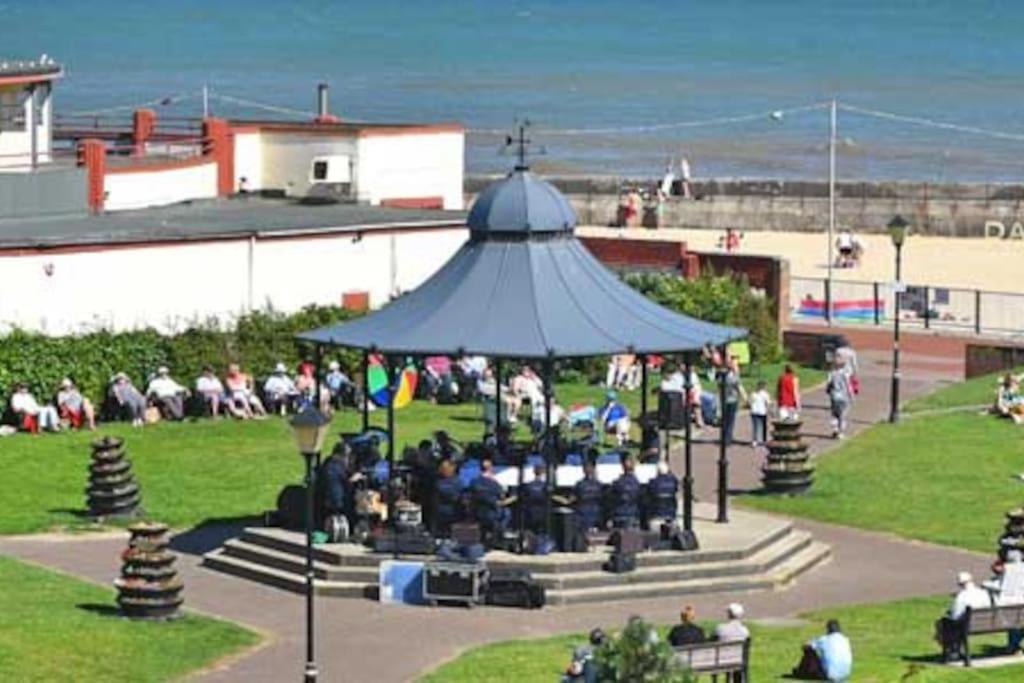 Large Character Home, Hot Tub, Beach 5 Min Walk Gorleston-On-Sea Luaran gambar